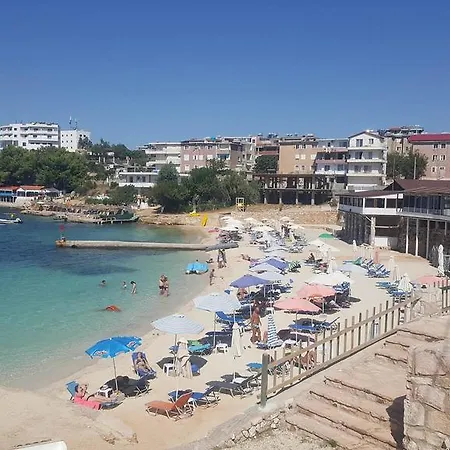 Kylie בית הארחה 3*