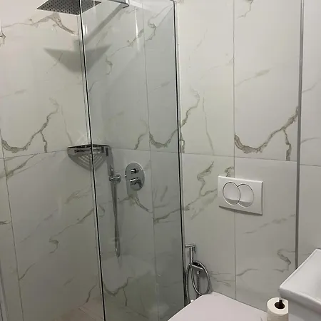 Konukevi Kylie Ksamil